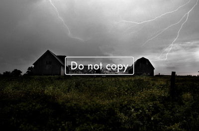 JGP1782 Barns with lightning